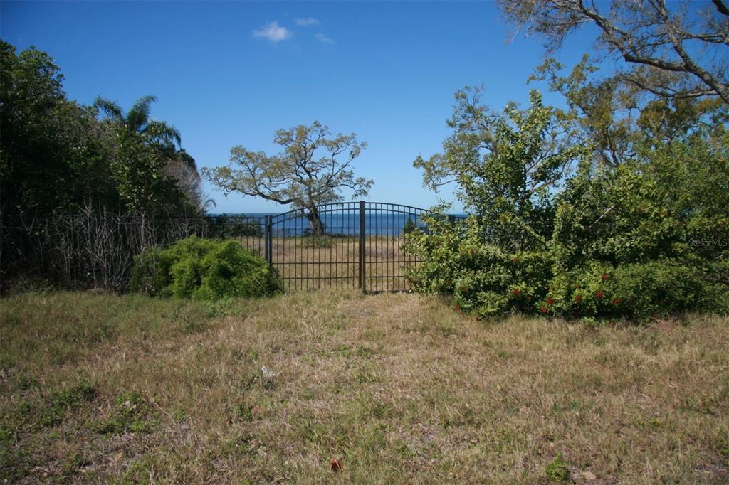 000 BLUFF BOULEVARD, HOLIDAY, FL — photo 5 of 9