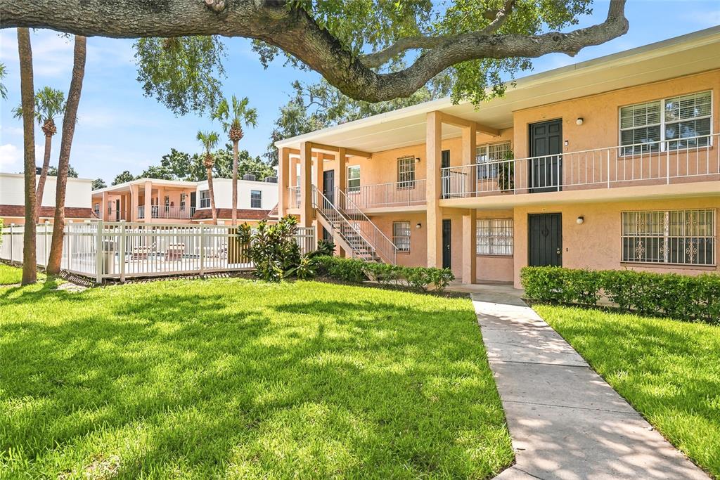 4702 MICHAEL COURT UNIT 142, TAMPA, FL — photo 4 of 28