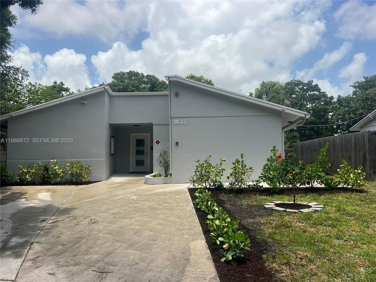 1633 NW 4th St, Boca Raton FL 33486
