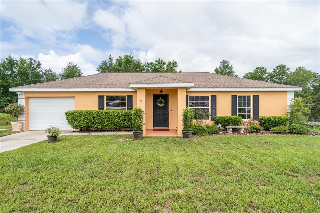 189 OAK CIRCLE