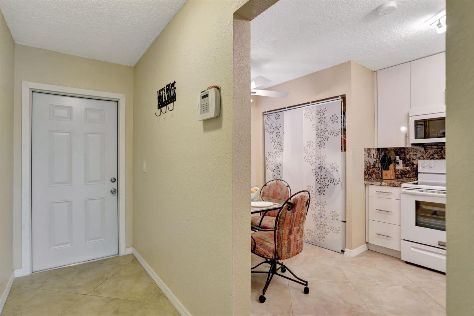 7561 NW 1st Street NW # 302, Margate FL 33063