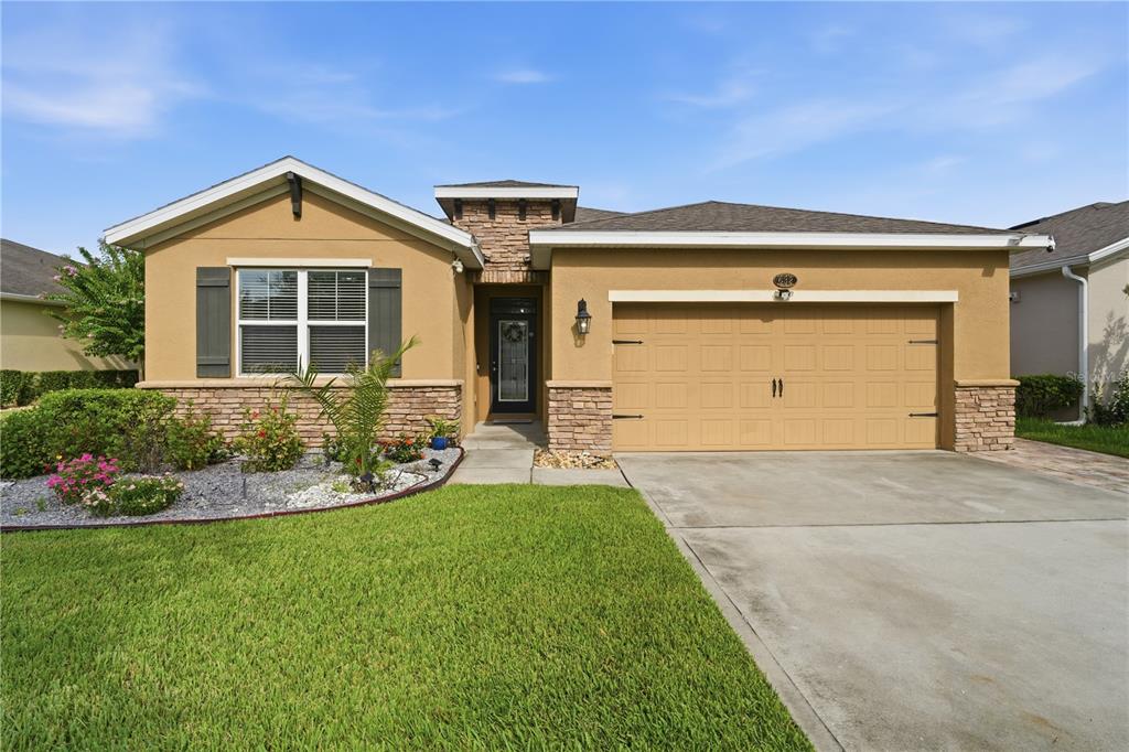 632 E VICTORIA TRAILS BOULEVARD