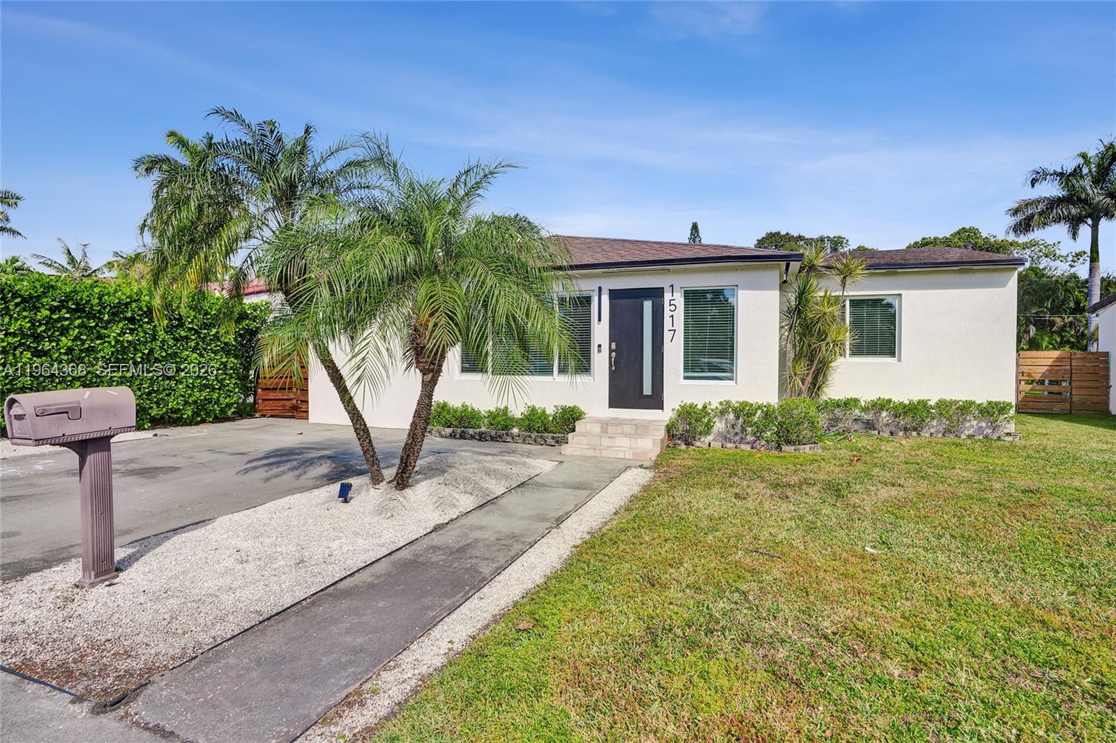 1517 Moffett St, Hollywood FL 33020