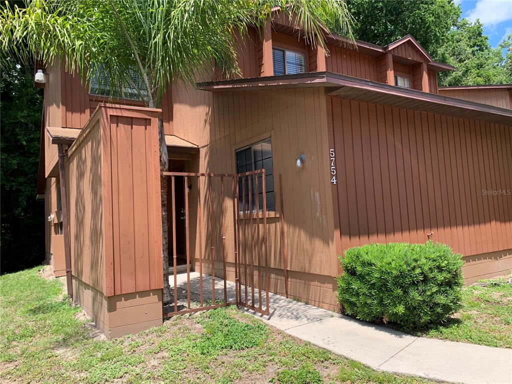 5754 SW 8TH PLACE