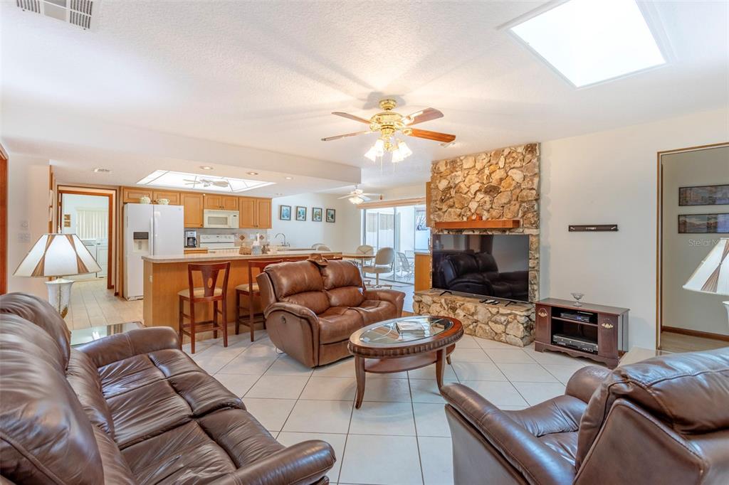 8830 ASPEN AVENUE, ORLANDO, FL — photo 5 of 30
