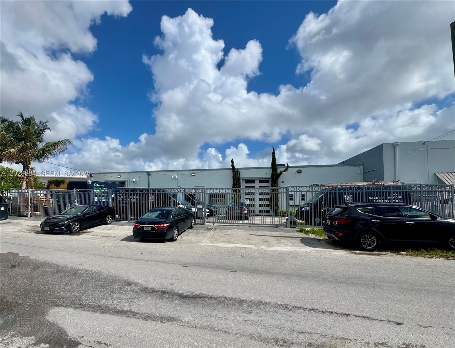 3241 NW 38th St, Miami FL 33142
