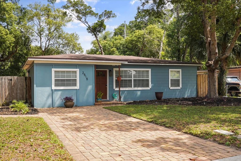 2515 LAURA PLACE
