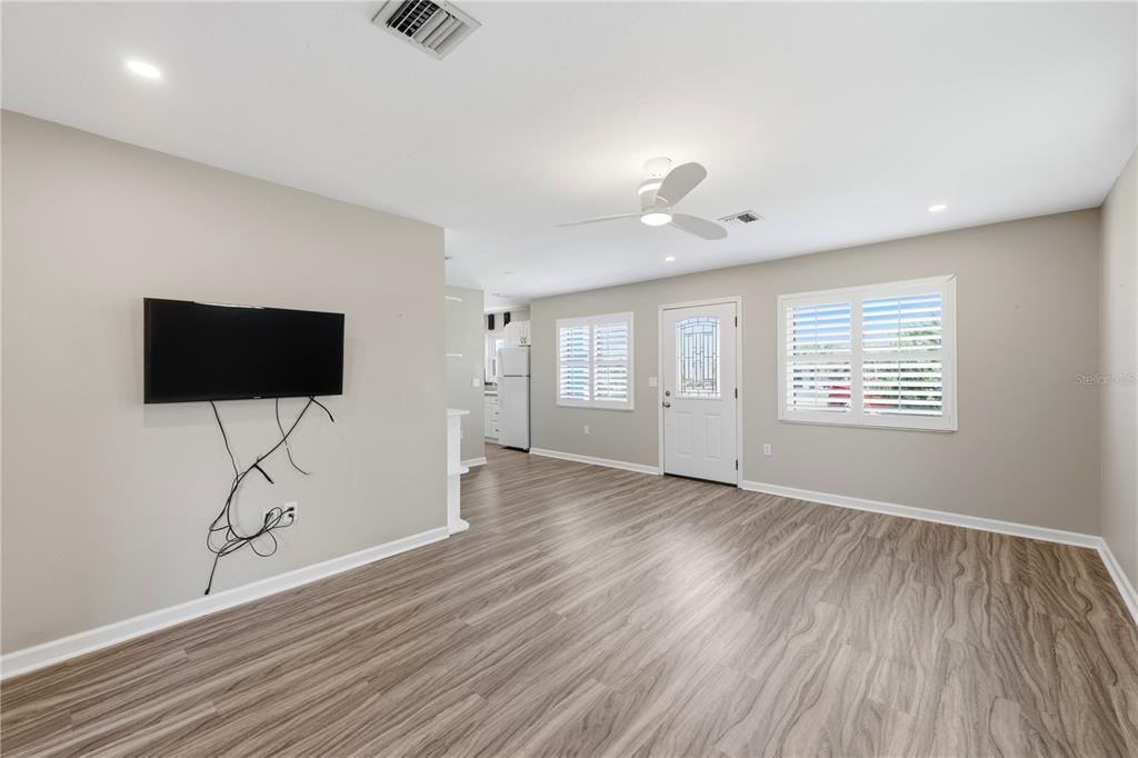 1317 CYPRESS AVENUE, VENICE, FL — photo 5 of 30