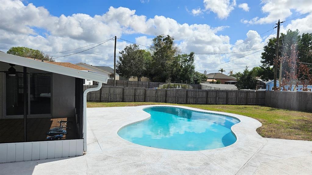 2101 ARROWHEAD AVENUE, DELTONA, FL — photo 3 of 27