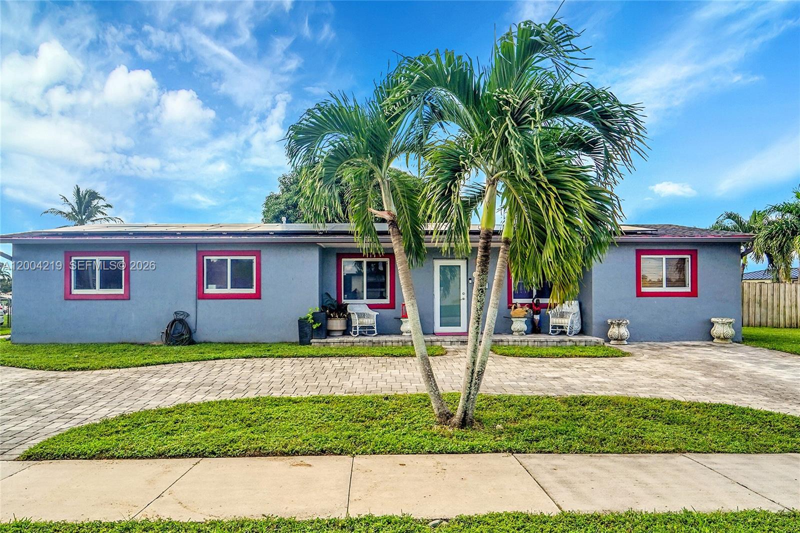8370 NW 185th St, Hialeah FL 33015