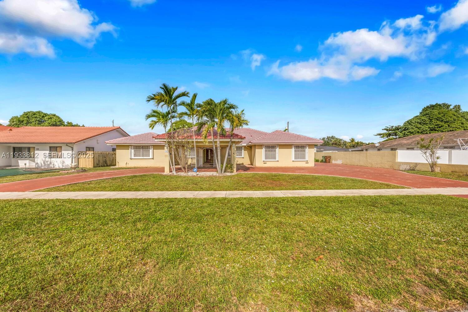 165 W 50th St, Hialeah FL 33012