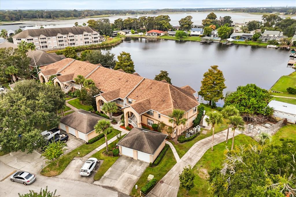 2713 EMERALD LAKE COURT
