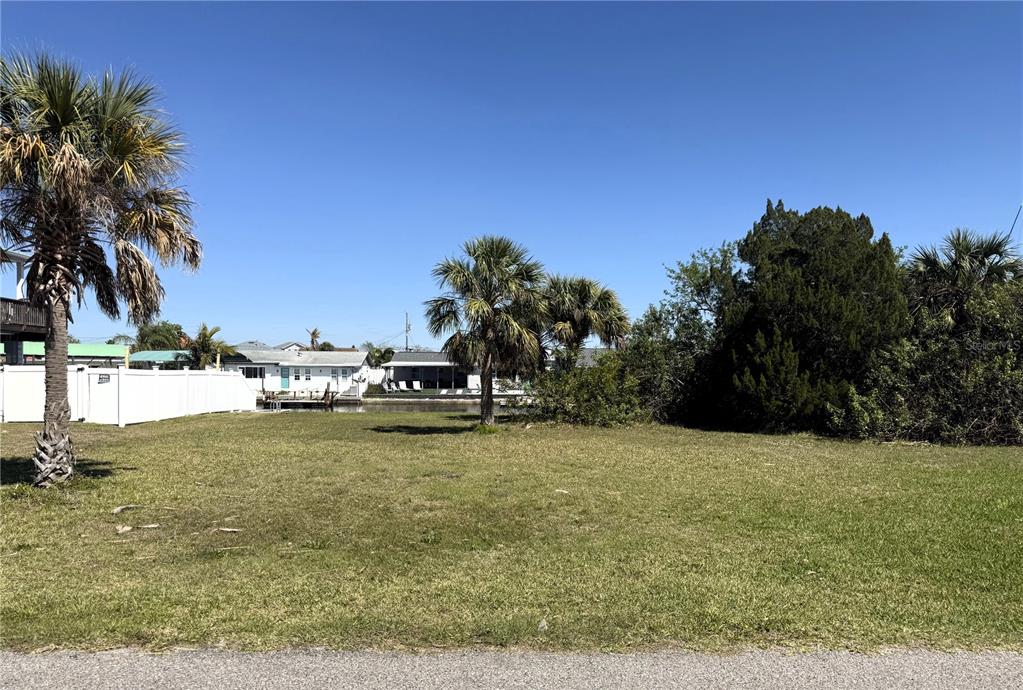 13908 KING, HUDSON, FL — photo 2 of 22