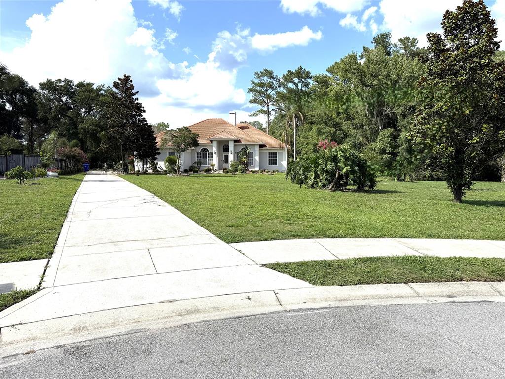 325 LESLIE LANE