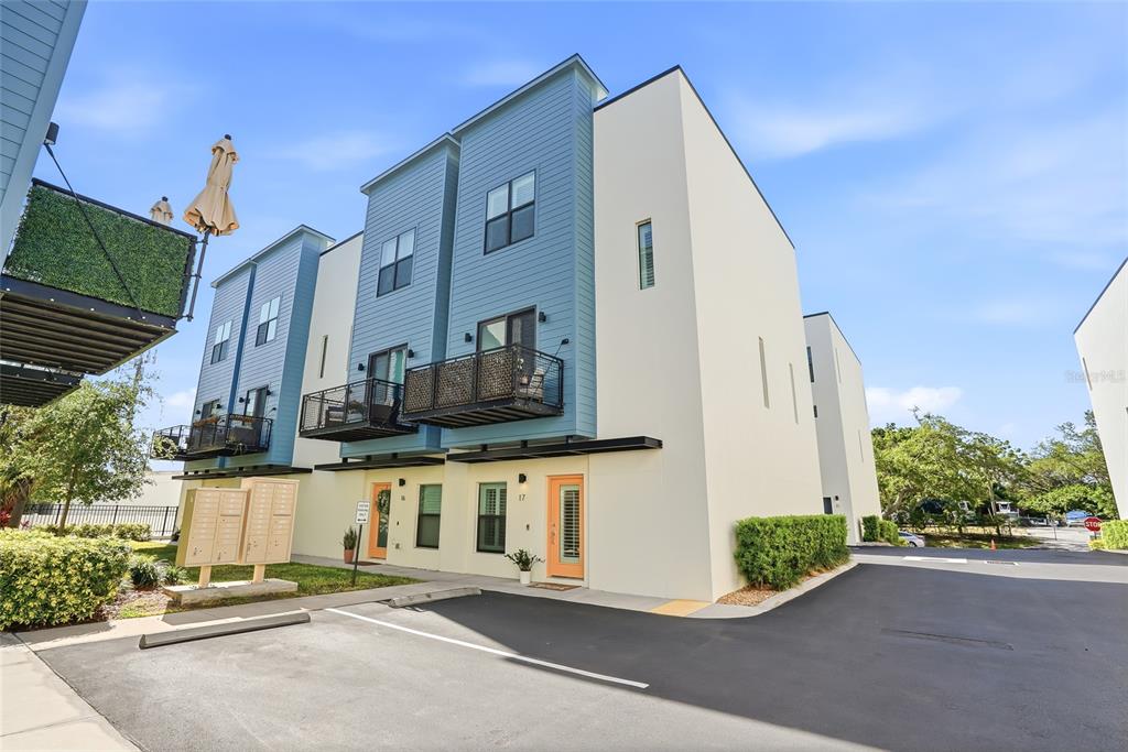 4810 W MCELROY AVENUE UNIT 17