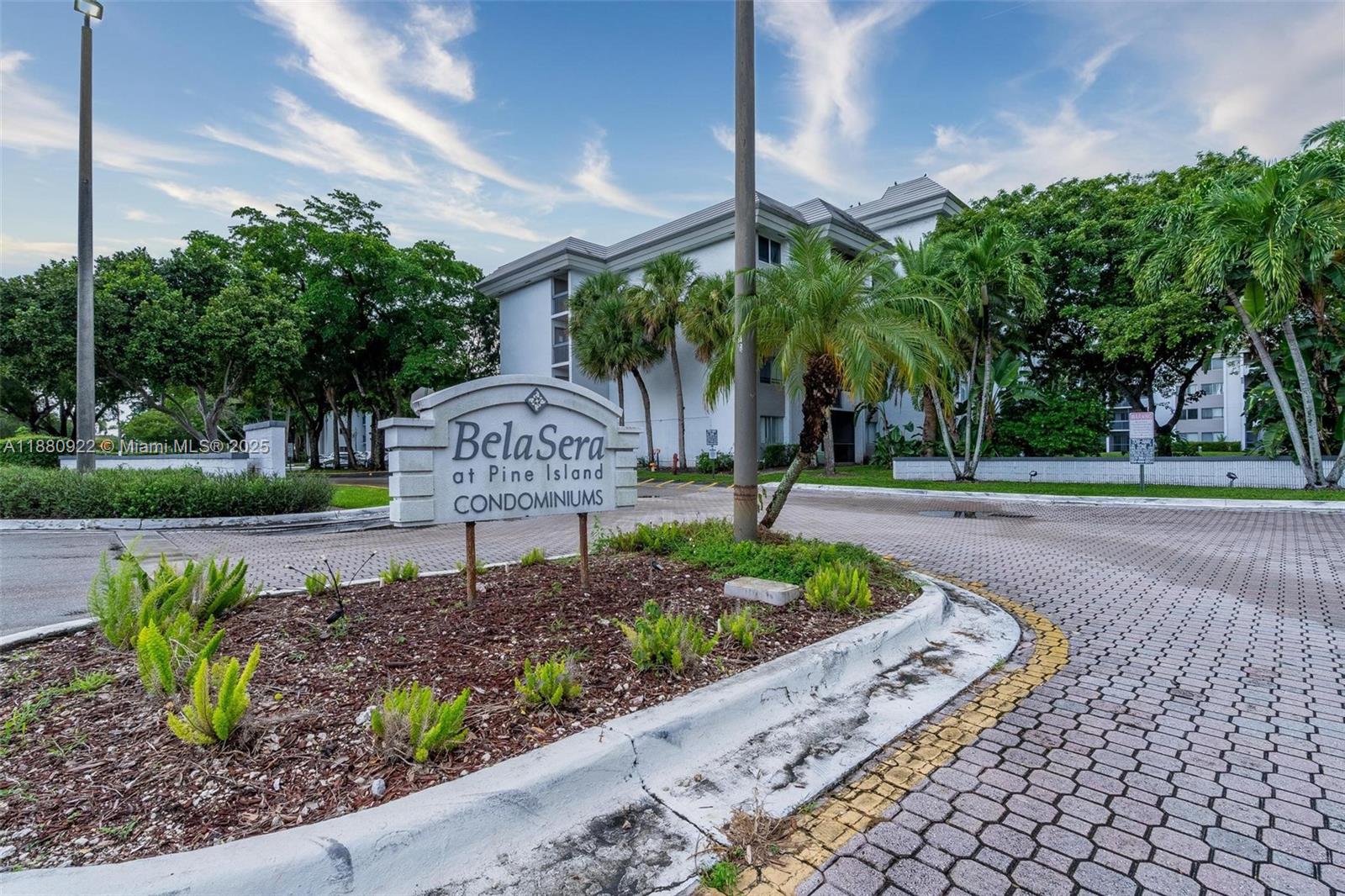 711 N Pine Island Rd # 410, Plantation FL 33324