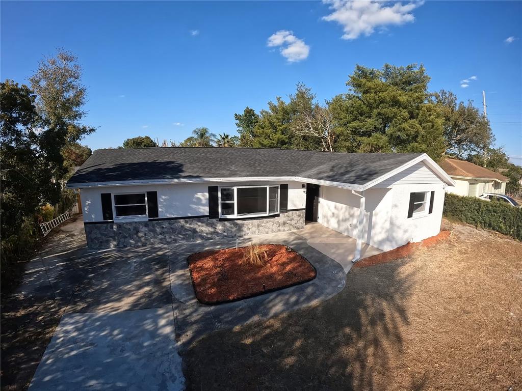 712 TRAILWOOD DRIVE