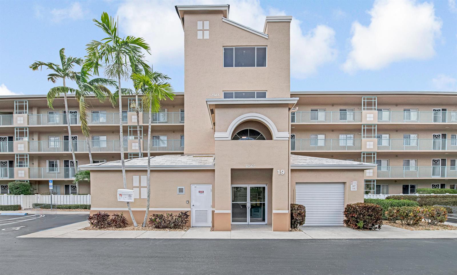 12565 Imperial Isle Drive # 208, Boynton Beach FL 33437