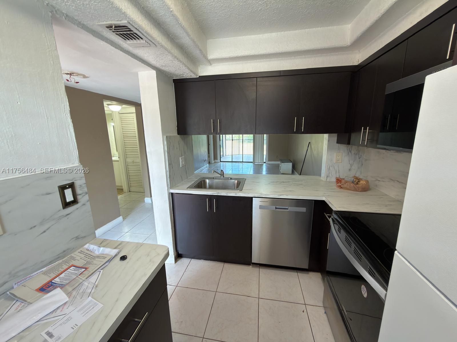 3400 Foxcroft Rd # 212, Miramar FL 33025