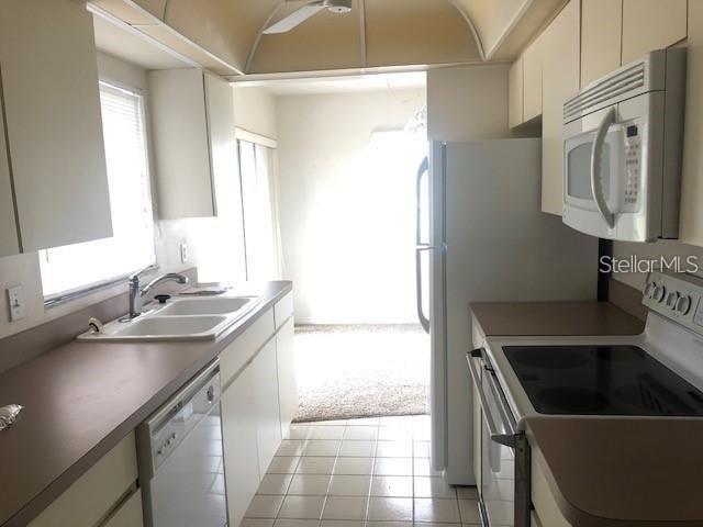 2125 PUEBLO CIRCLE, SARASOTA, FL — photo 5 of 11