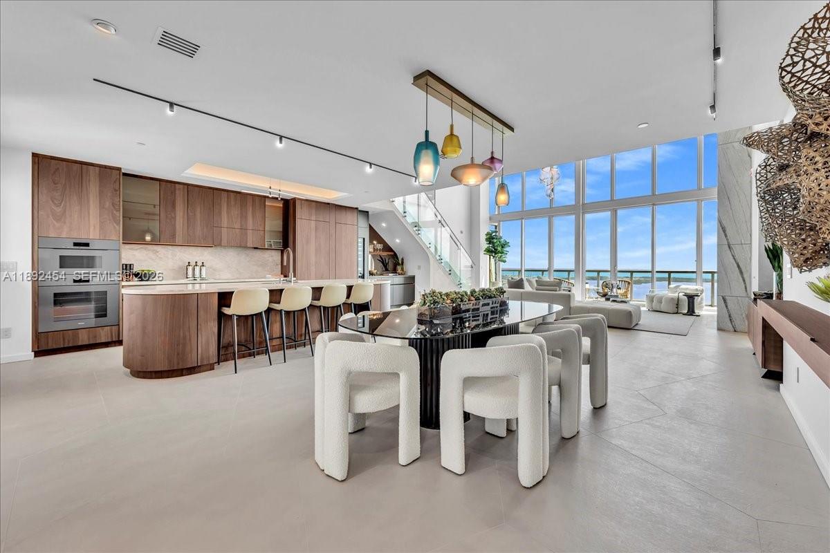 888 Biscayne Blvd # 5704, Miami FL 33132