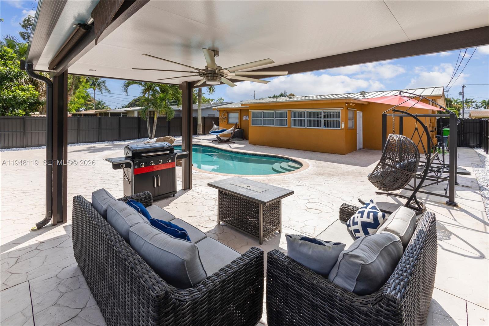 6541 NW 24th St, Sunrise FL 33313