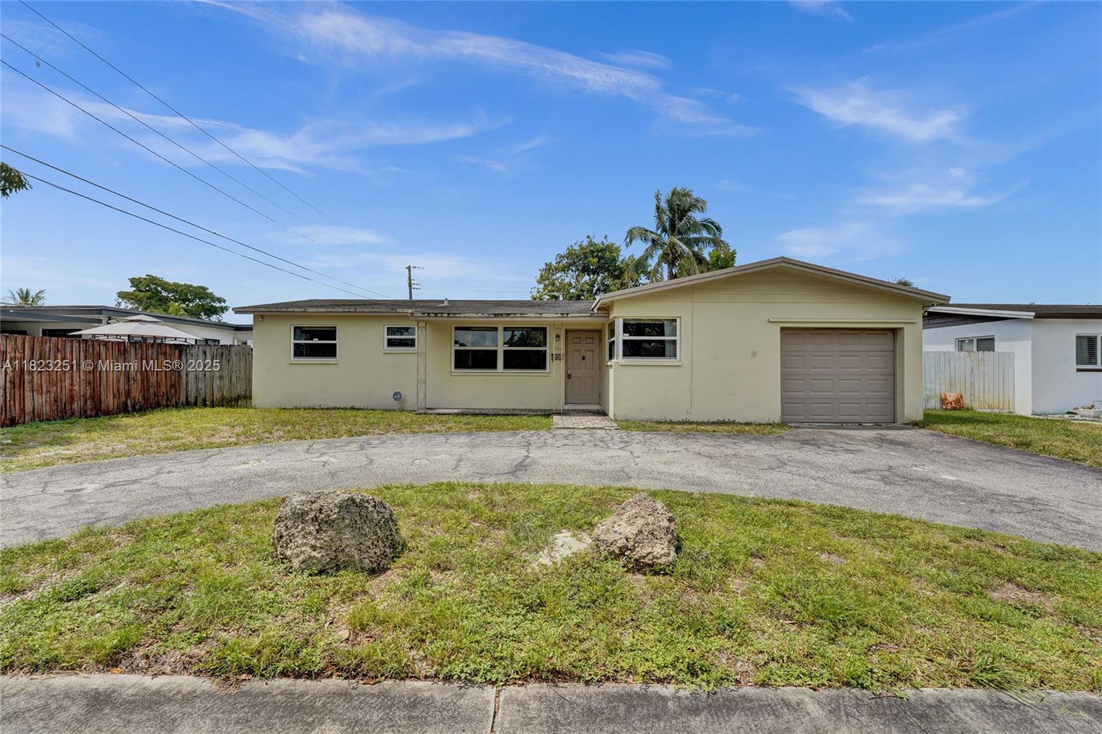 7504 Grant St, Hollywood FL 33024
