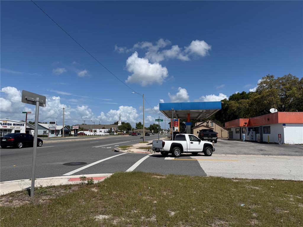 2001 S BAY STREET, EUSTIS, FL — photo 4 of 22