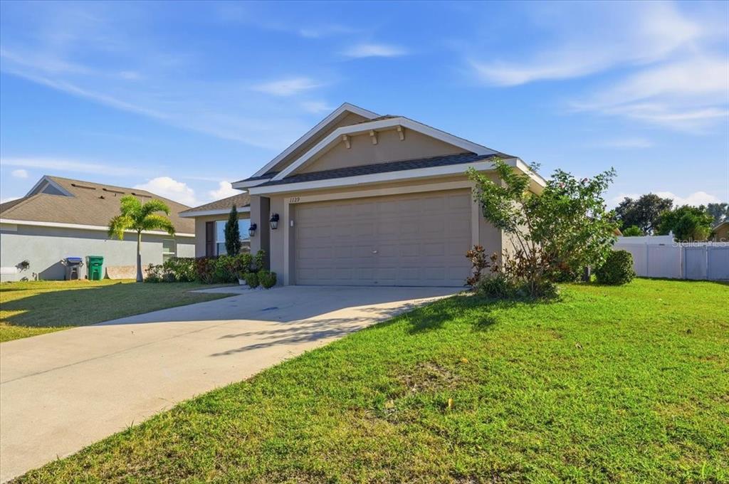 1129 LEGATTO LOOP, DUNDEE, FL — photo 2 of 30