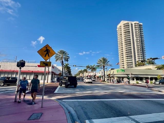 MIAMI BEACH, FL — photo 2 of 12