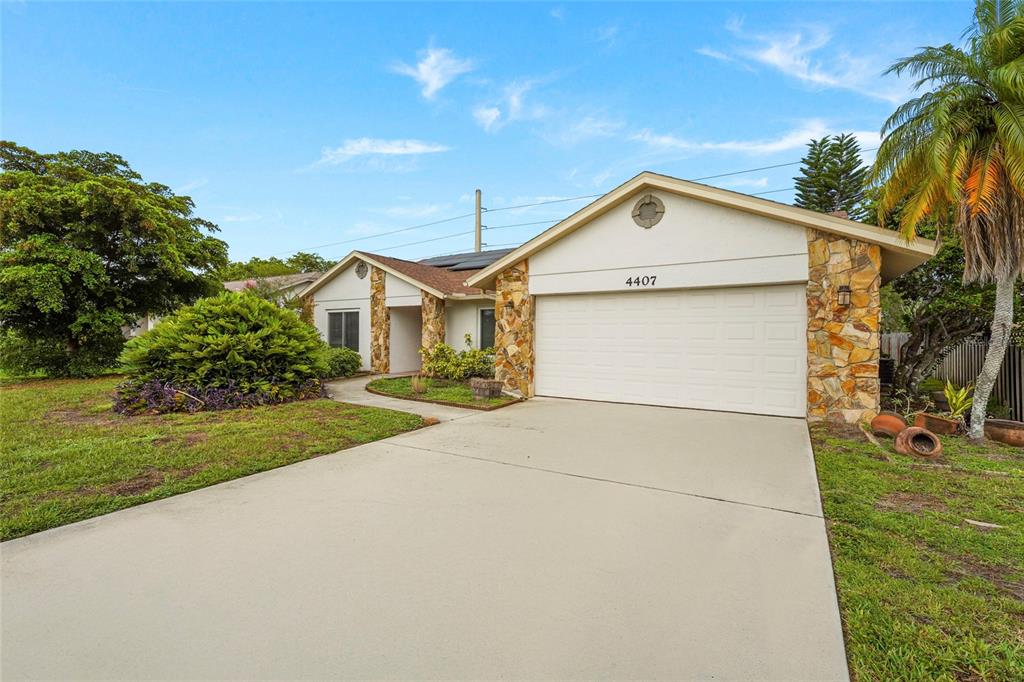 4407 DIAMOND CIRCLE N, SARASOTA, FL — photo 2 of 30