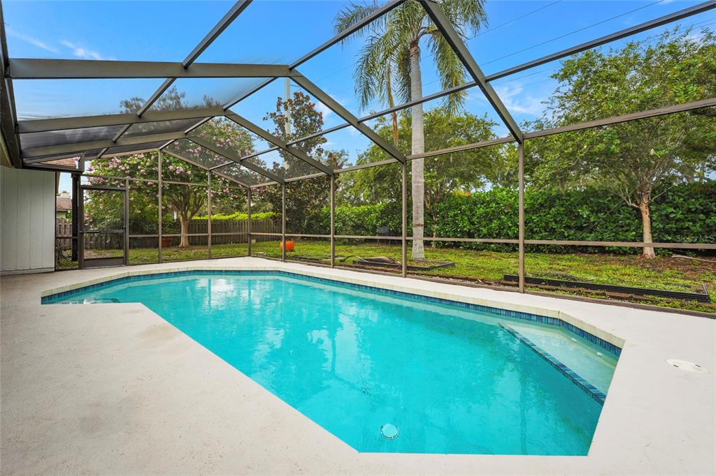4407 DIAMOND CIRCLE N, SARASOTA, FL — photo 3 of 30