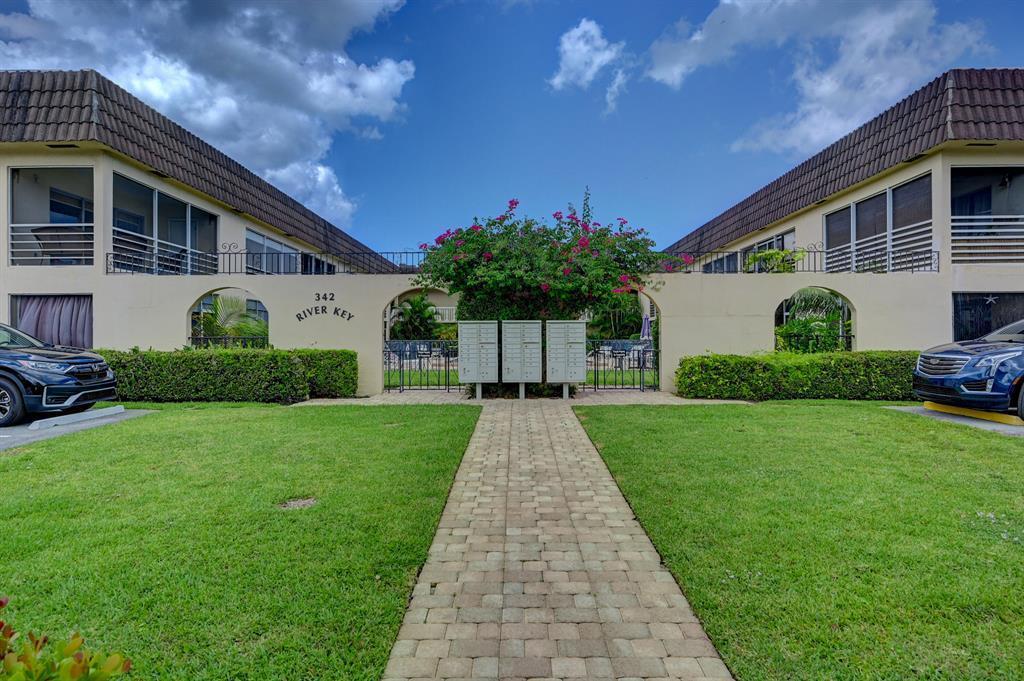 342 Southwind Drive # 216, North Palm Beach FL 33408