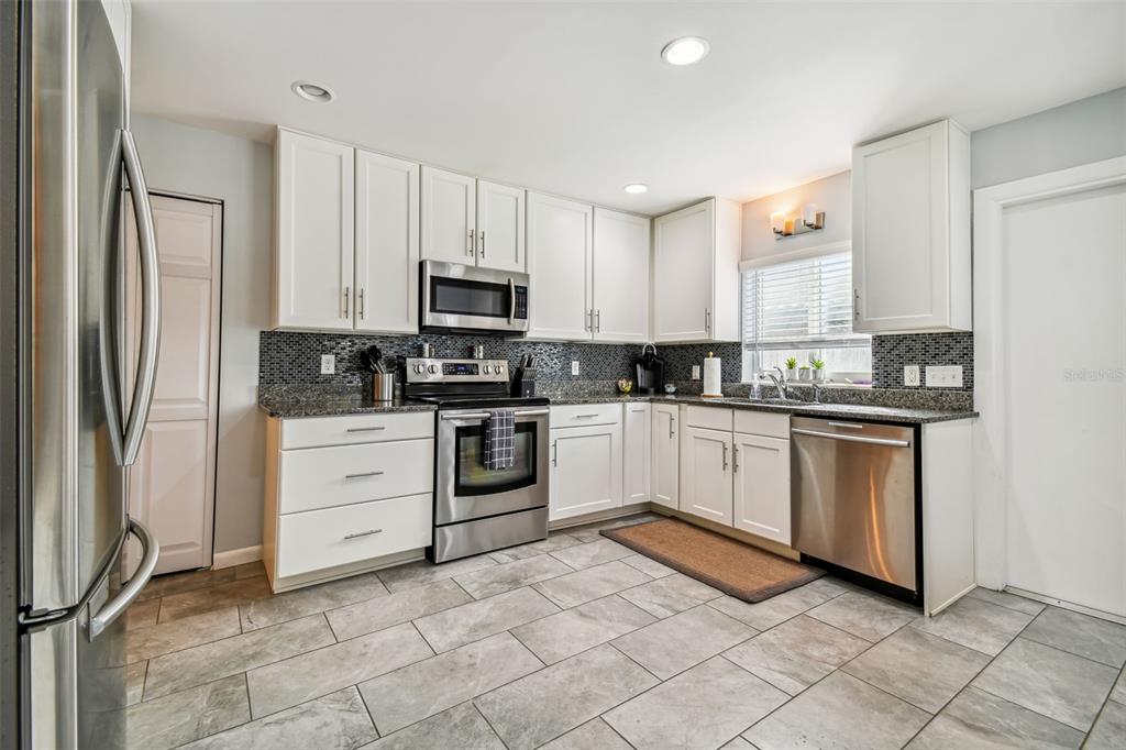1523 BAYSHORE BOULEVARD UNIT 6, DUNEDIN, FL — photo 5 of 30