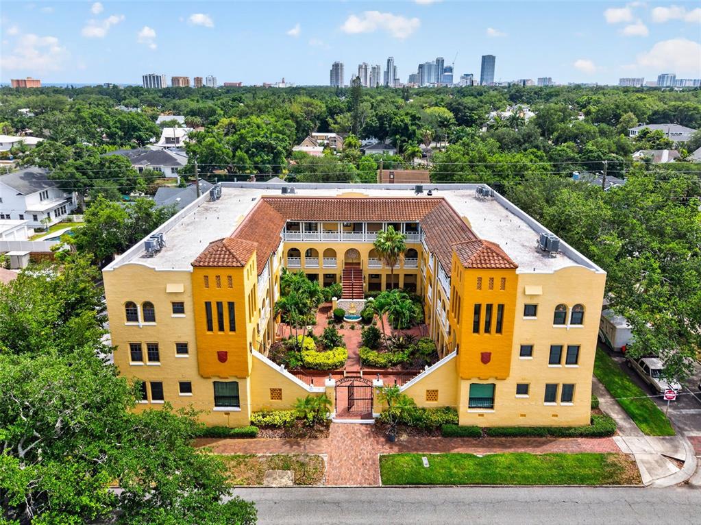 210 22ND AVENUE NE UNIT 12