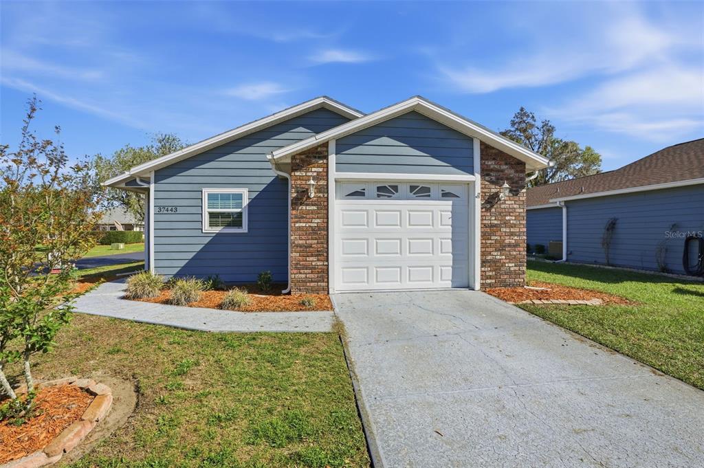 37443 REDBERRY COURT