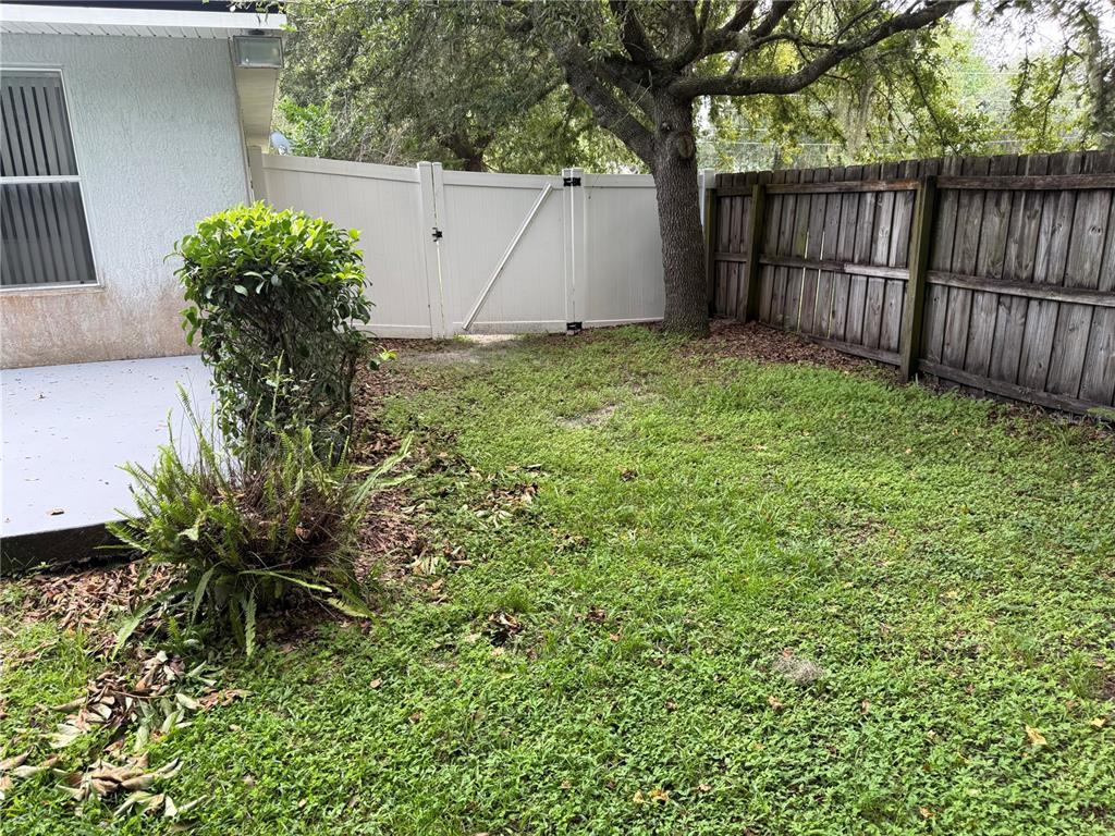 252 DIRKSEN DRIVE, DEBARY, FL — photo 2 of 18