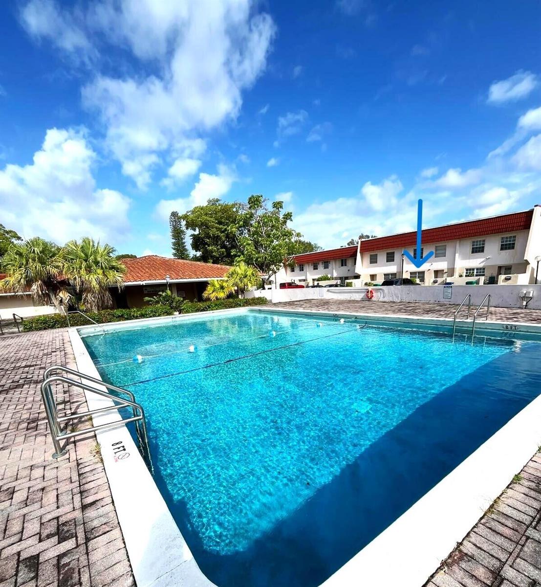 4092 Inverrary Drive Unit B12, Lauderhill FL 33319