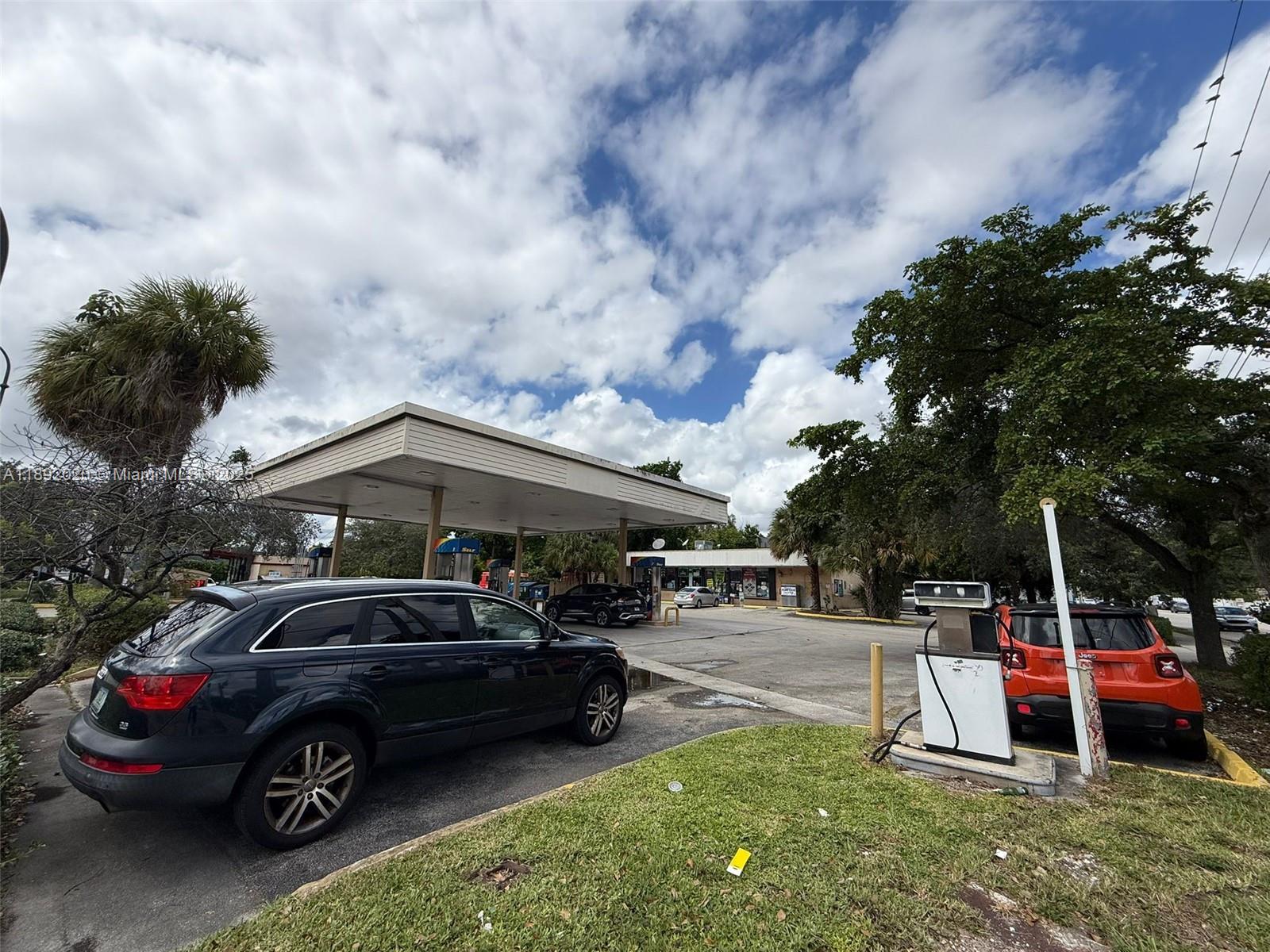 MIRAMAR, FL — photo 2 of 5