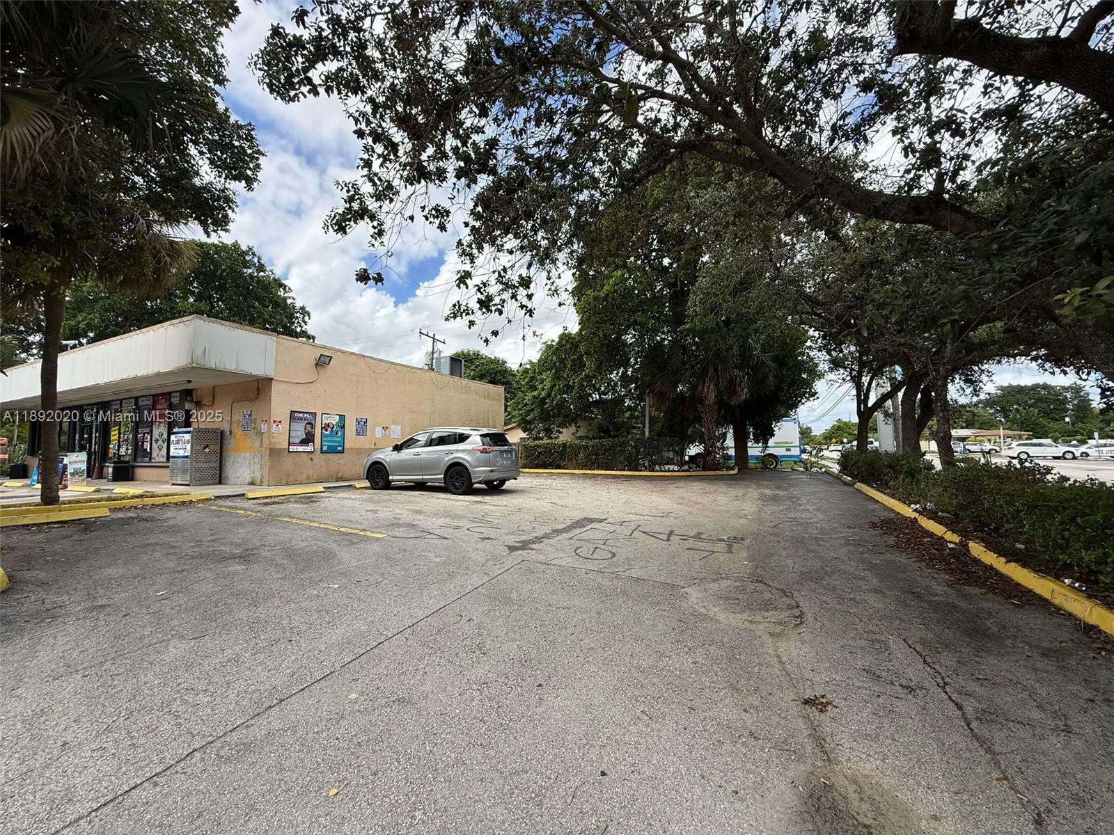MIRAMAR, FL — photo 3 of 5
