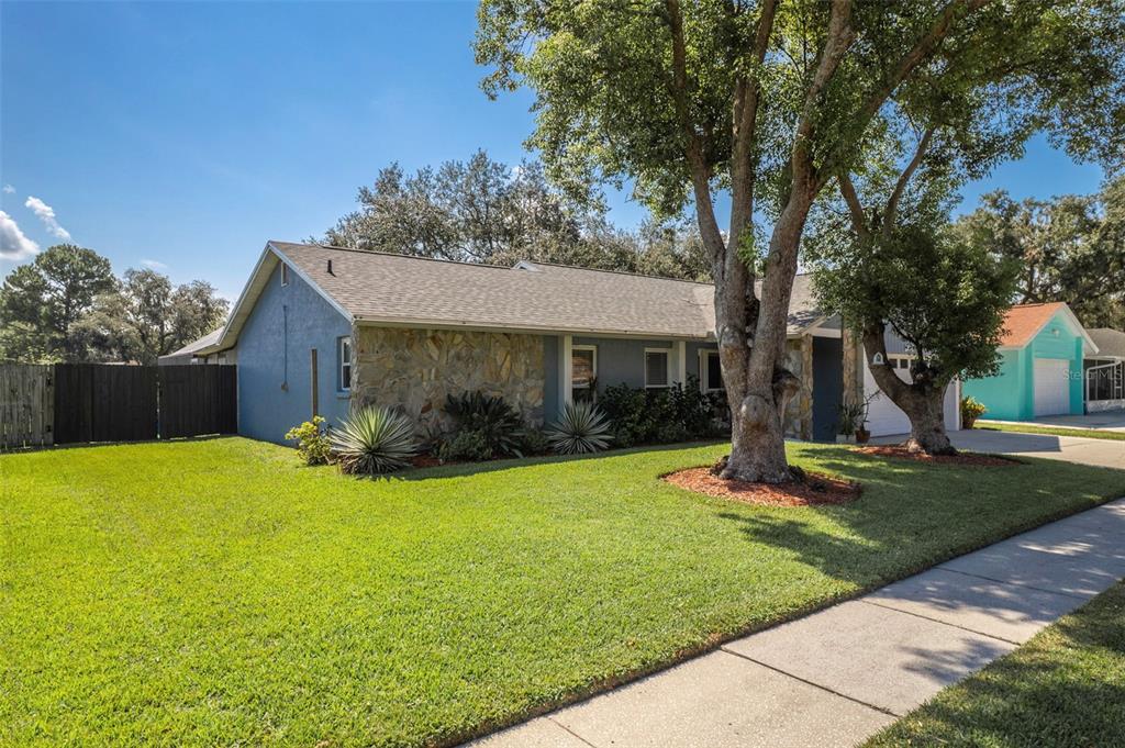 1305 WINDJAMMER PLACE, VALRICO, FL — photo 4 of 30