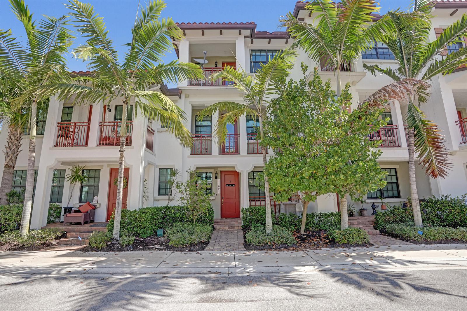 11621 SW 13th Court, Pembroke Pines FL 33025