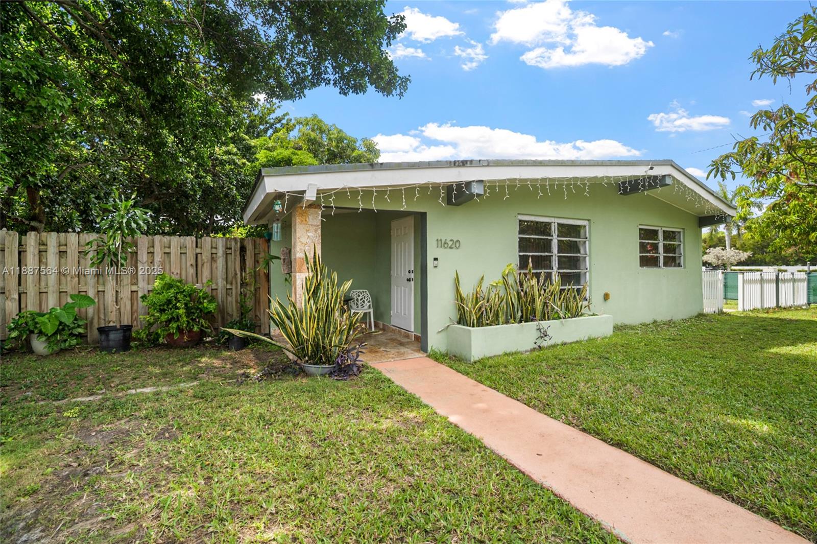 11620 Lincoln Blvd, Miami FL 33176