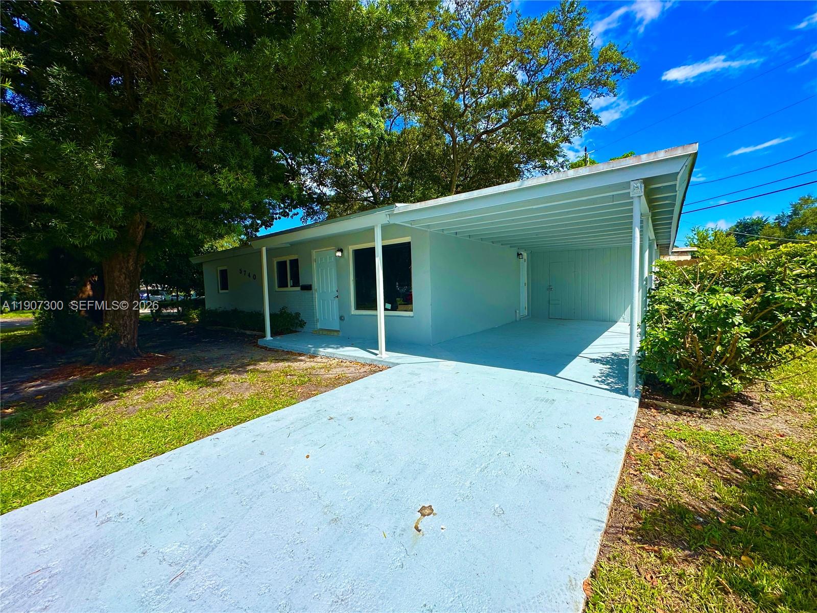5740 Freedom St, Hollywood FL 33021