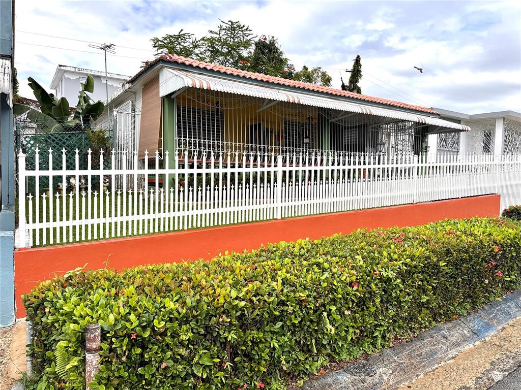 34 SANTA JUANITA