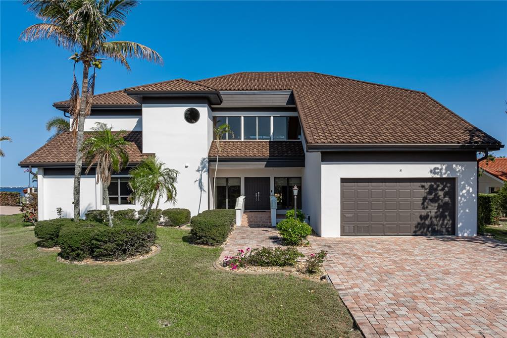 8 OCEAN DRIVE