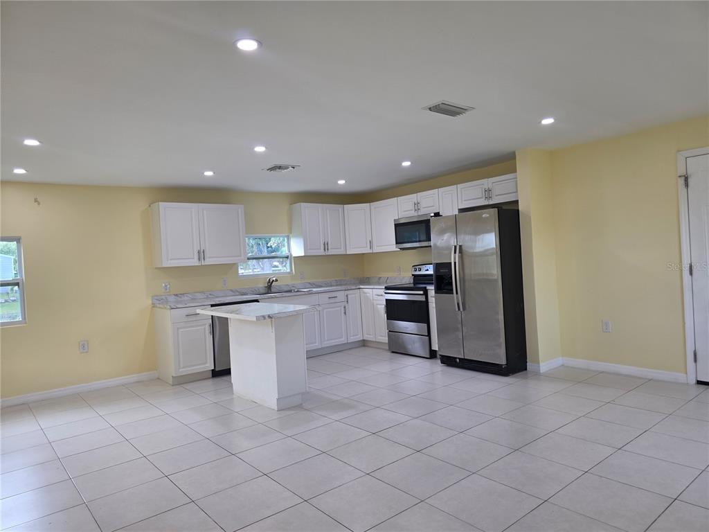 3633 SE 20TH TERRACE, OKEECHOBEE, FL — photo 3 of 20