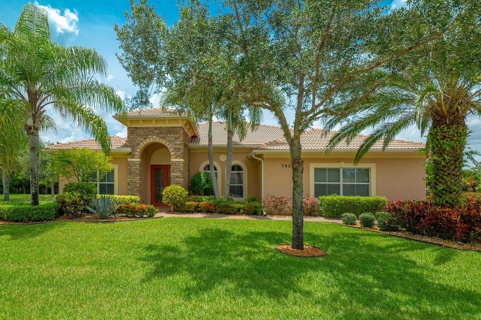 7422 SE Belle Maison Drive, Stuart FL 34997