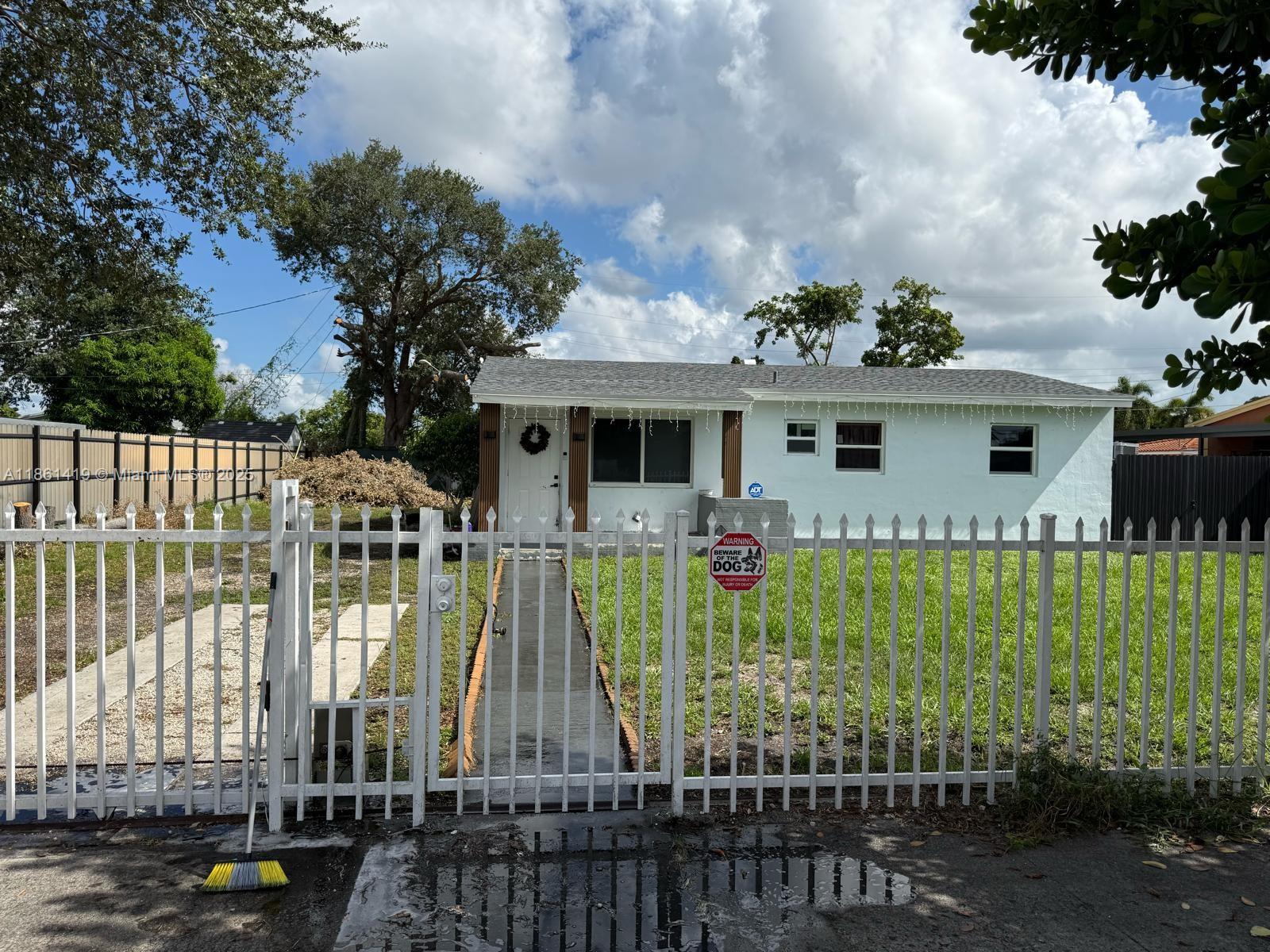 3521 NW 171st Ter, Miami Gardens FL 33056