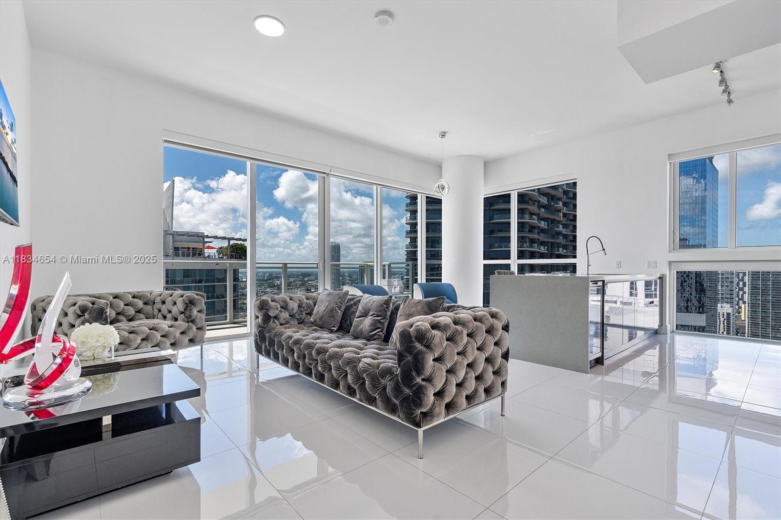 1080 Brickell Ave # 4209, Miami FL 33131